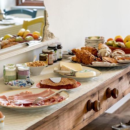 Le Vecchie Persiane - Bed & Breakfast ดิอาโนดัลบา ภายนอก รูปภาพ