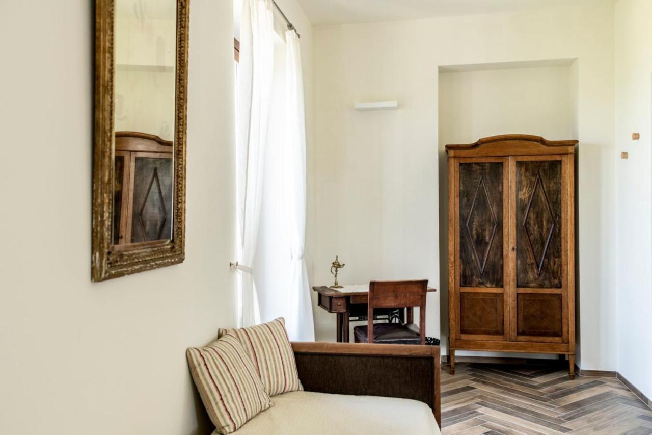 Le Vecchie Persiane - Bed & Breakfast ดิอาโนดัลบา ภายนอก รูปภาพ