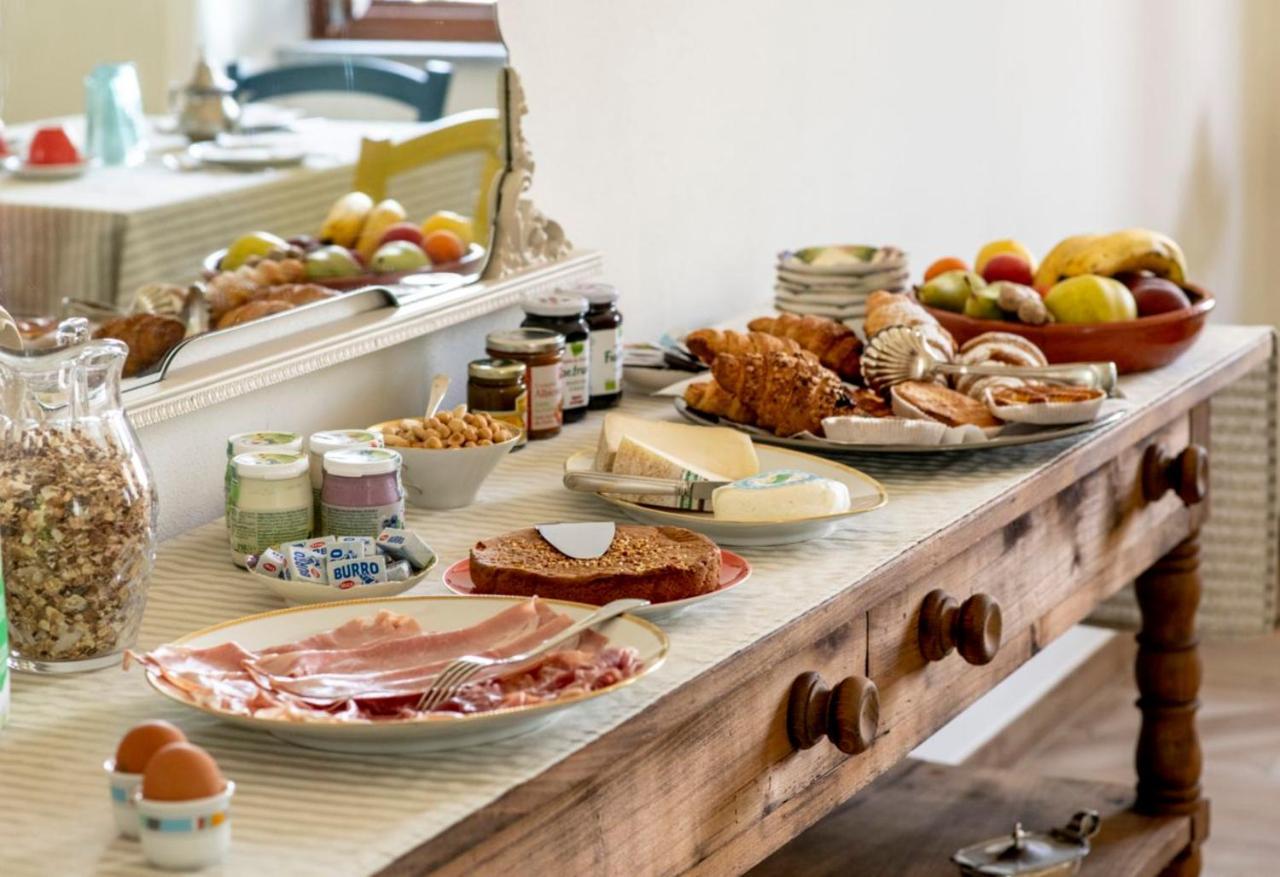 Le Vecchie Persiane - Bed & Breakfast ดิอาโนดัลบา ภายนอก รูปภาพ
