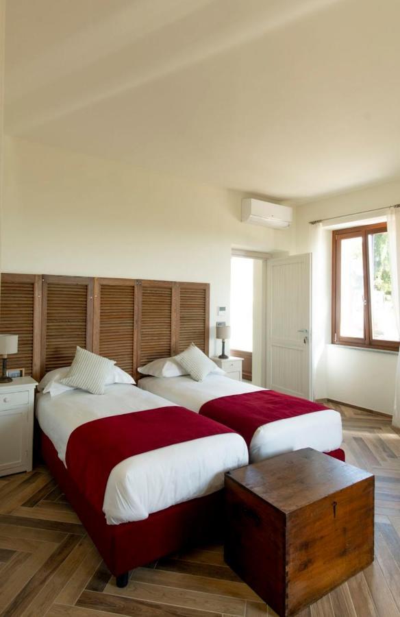 Le Vecchie Persiane - Bed & Breakfast ดิอาโนดัลบา ภายนอก รูปภาพ