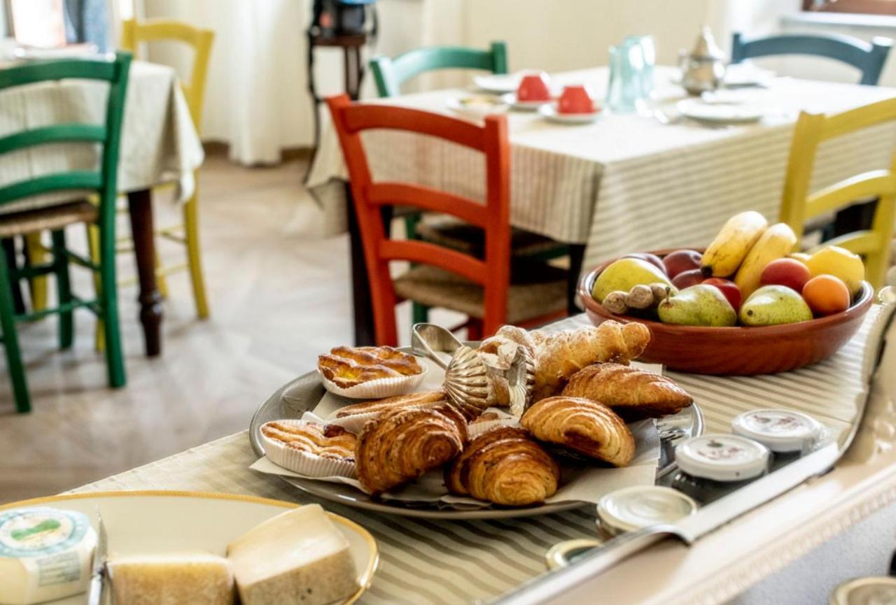 Le Vecchie Persiane - Bed & Breakfast ดิอาโนดัลบา ภายนอก รูปภาพ