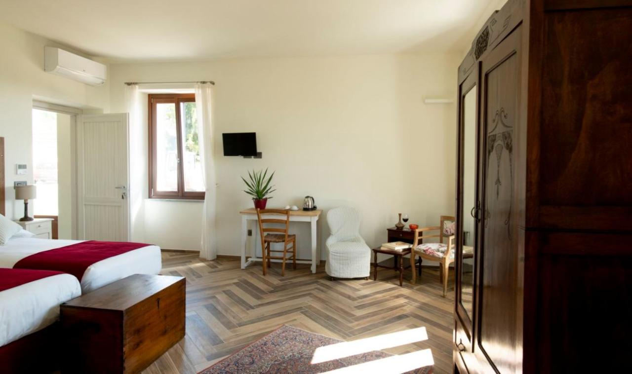 Le Vecchie Persiane - Bed & Breakfast ดิอาโนดัลบา ภายนอก รูปภาพ