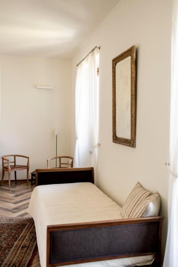 Le Vecchie Persiane - Bed & Breakfast ดิอาโนดัลบา ภายนอก รูปภาพ